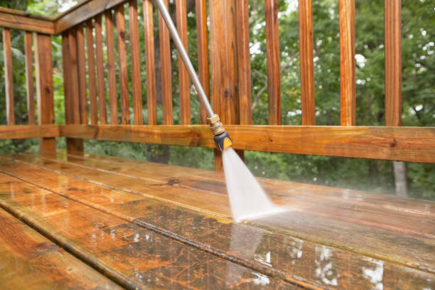 Why Choose Our Certified Pressure Washing Experts for Your Project Needs in Williamsburg, FL?